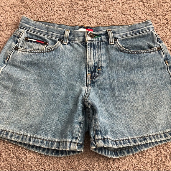 Tommy Hilfiger Tommy Jeans Denim Short Womens 5 - Picture 2 of 11